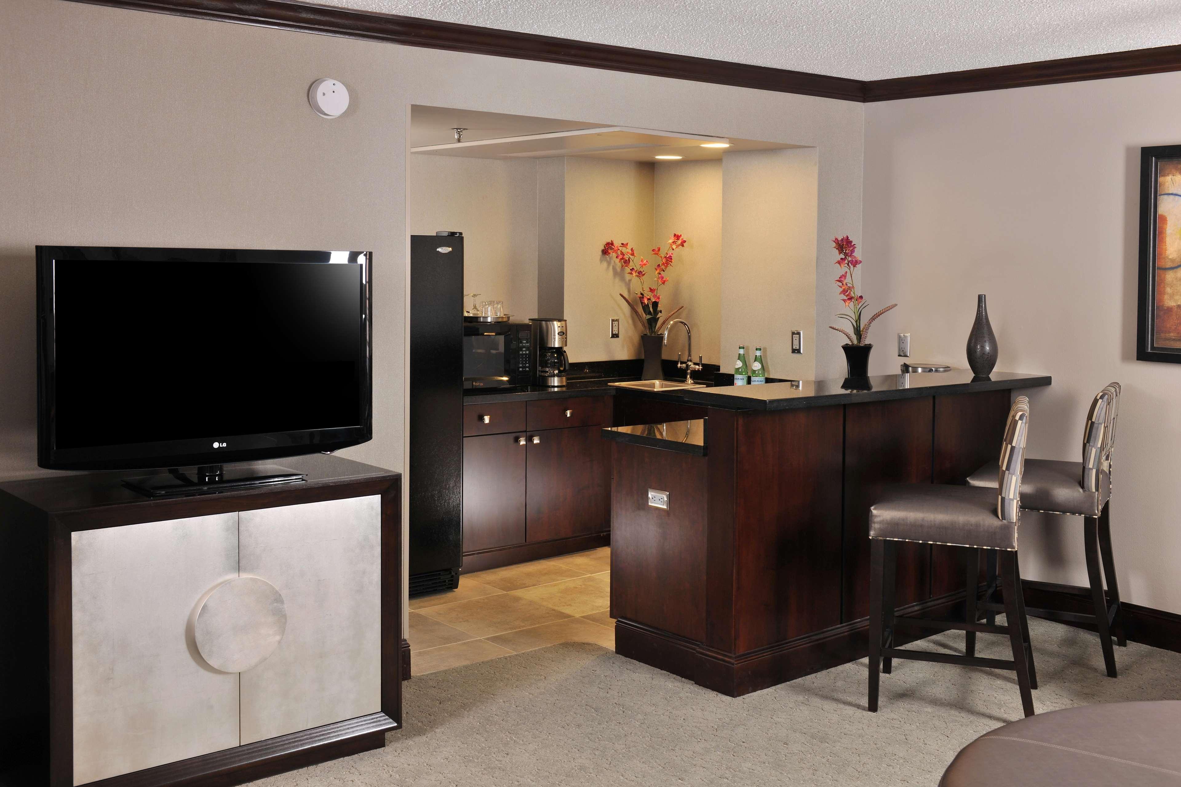 Embassy Suites Des Moines Downtown Bilik gambar