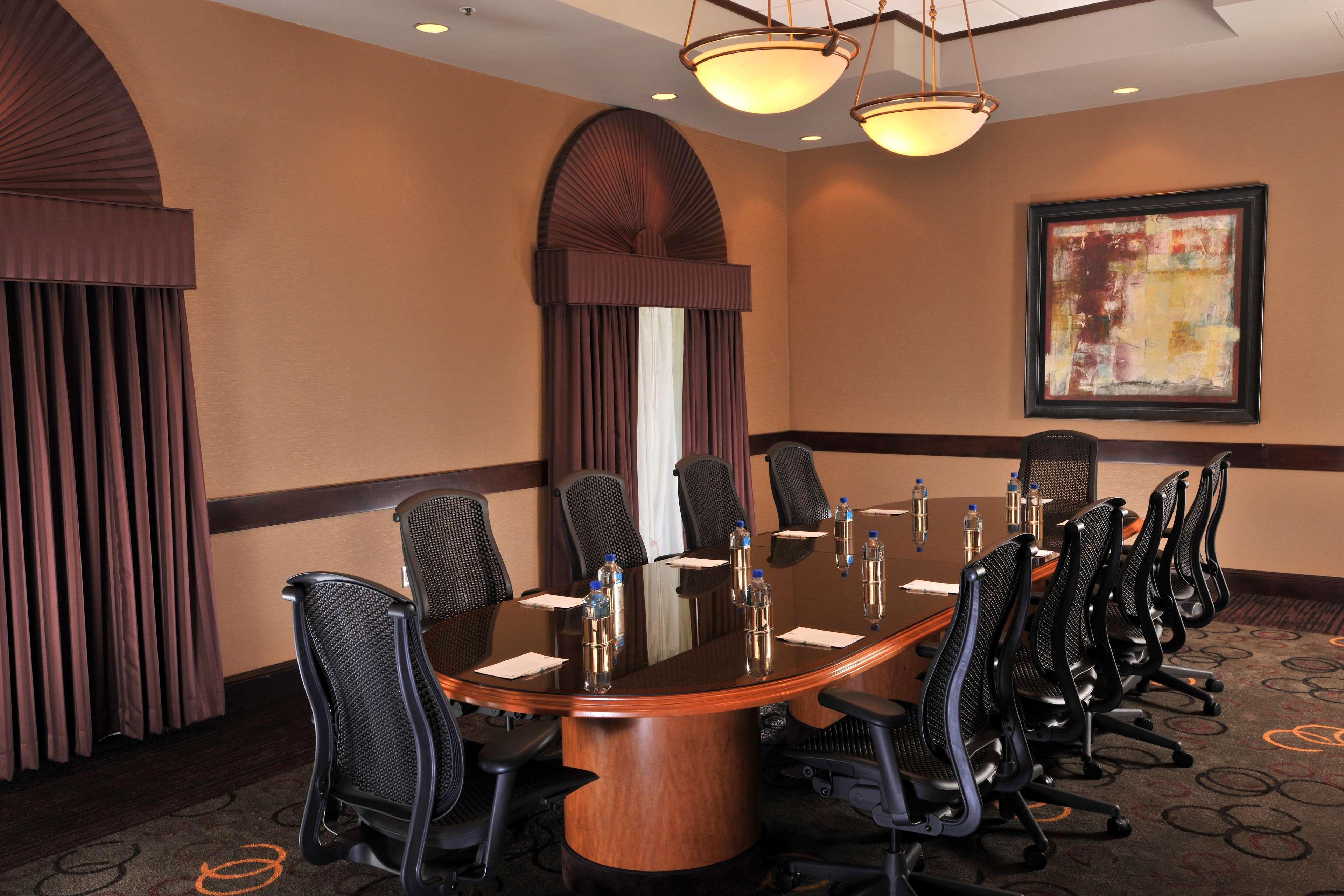 Embassy Suites Des Moines Downtown Perniagaan gambar